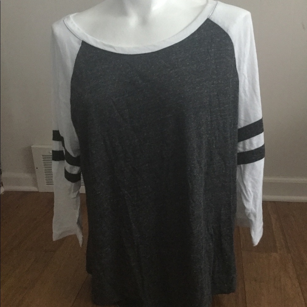 Baseball style tee